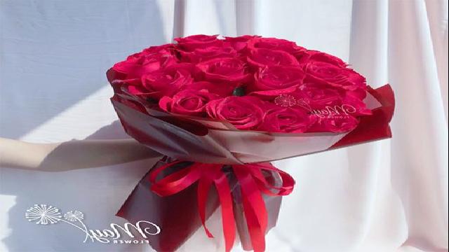 Cách tặng hoa hồng đỏ Valentine dịp 14/2 khiến nàng dễ ‘đổ’ nhất